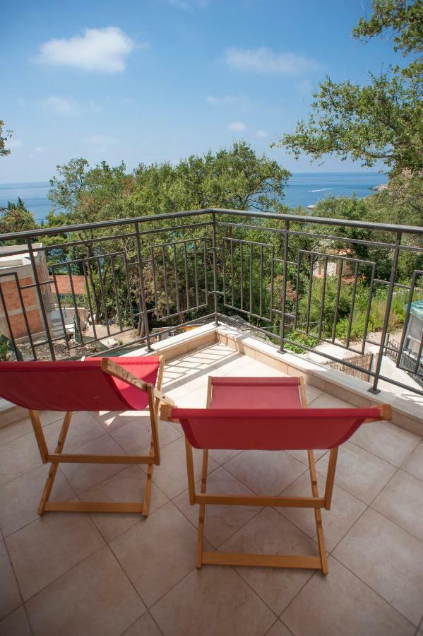 Simonovic * Petrovac