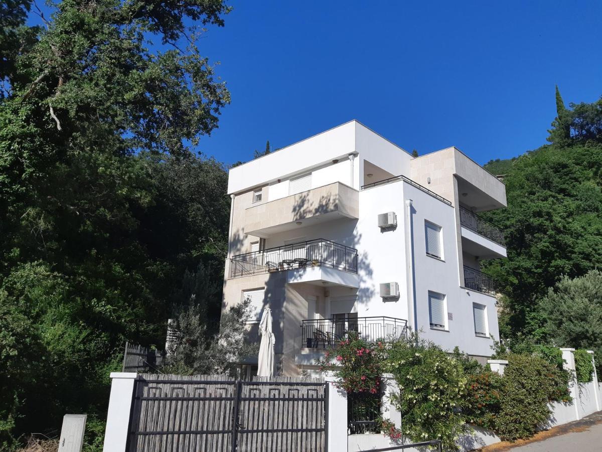 Simonovic Petrovac na moru